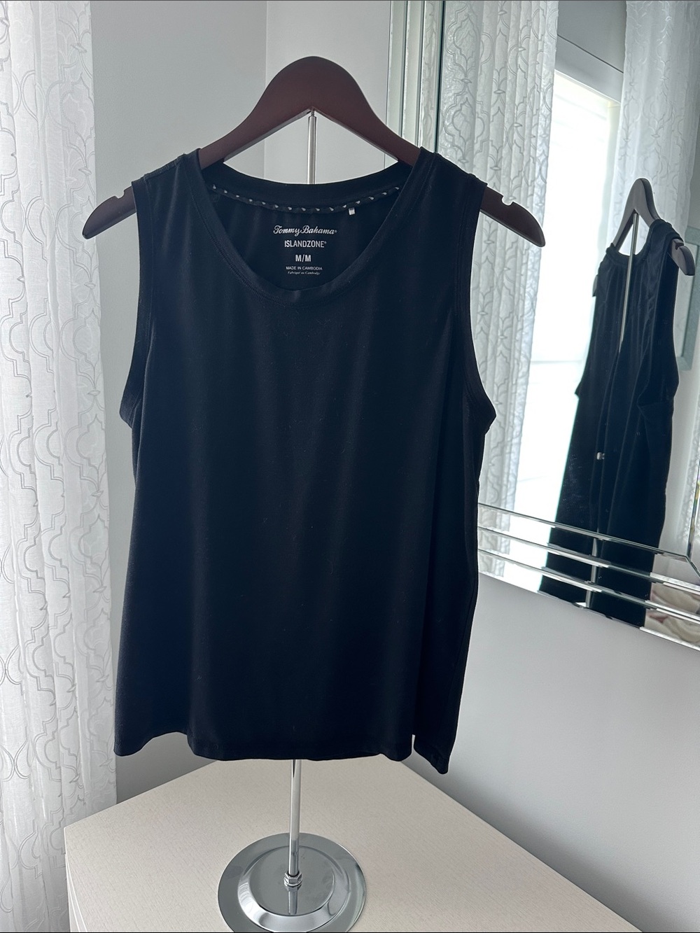 Tommy Bahama Black Sleeveless Tank with Scoop Neck